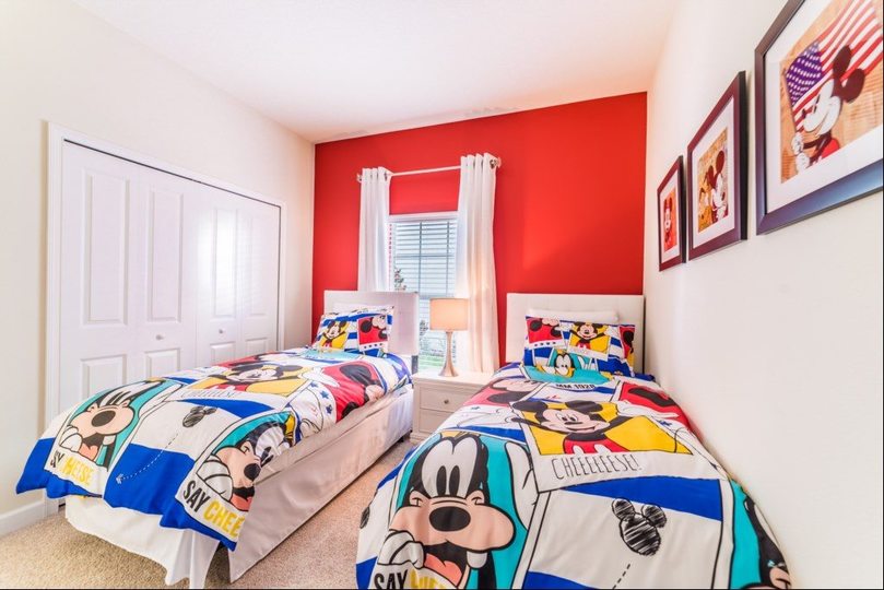 Skrivnost uživanja v vaši počitniški hiši z zasebnim bazenom v letovišču Storey Lake, Townhome Orlando 1834