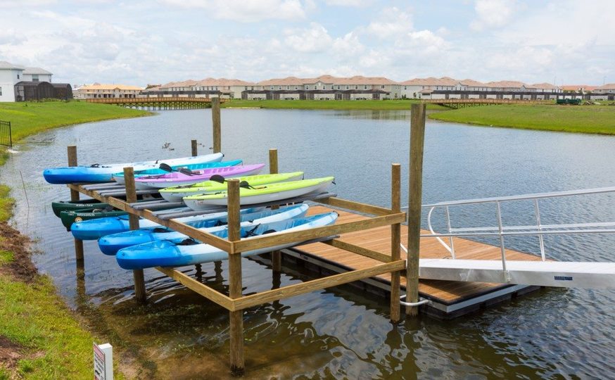 Skrivnost uživanja v vaši počitniški hiši z zasebnim bazenom v letovišču Storey Lake, Townhome Orlando 1834