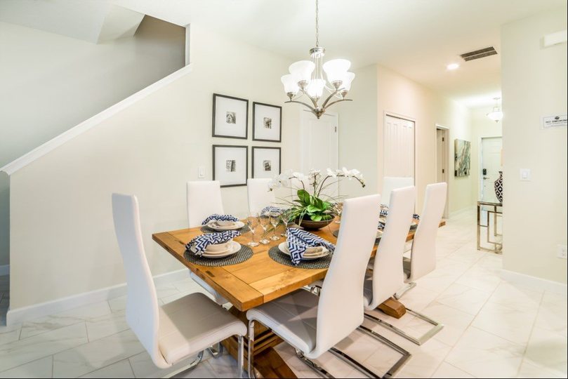 Skrivnost uživanja v vaši počitniški hiši z zasebnim bazenom v letovišču Storey Lake, Townhome Orlando 1834