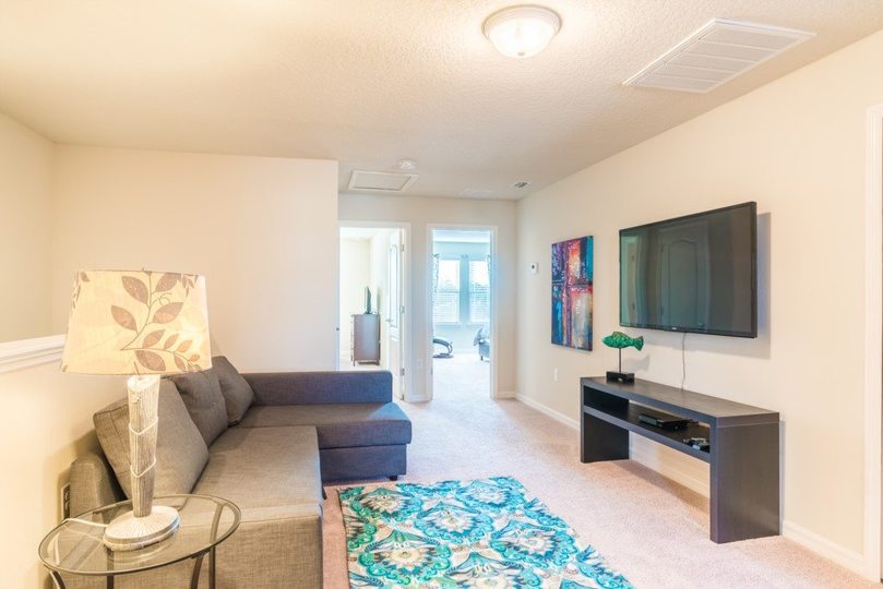 Končno lahko vi in vaša družina najamete luksuzno hišo v Windsorju v letovišču Westside z zasebnim bazenom, Townhome Orlando 1843