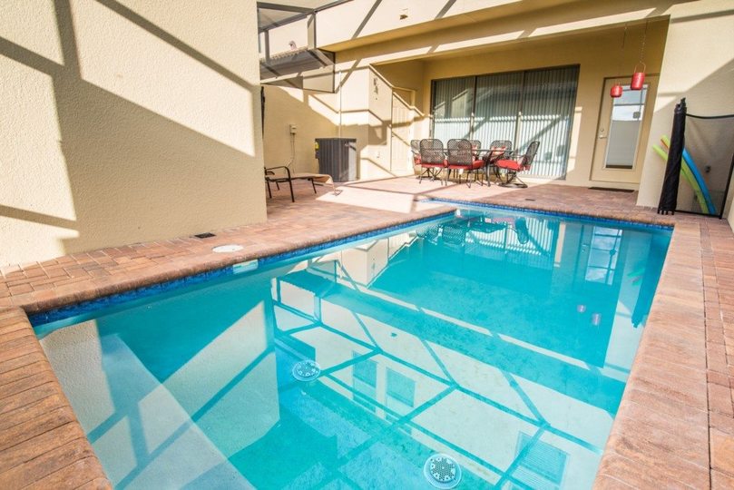 Končno lahko vi in vaša družina najamete luksuzno hišo v Windsorju v letovišču Westside z zasebnim bazenom, Townhome Orlando 1843