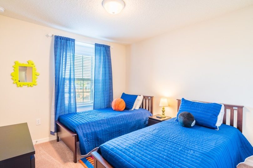 Končno lahko vi in vaša družina najamete luksuzno hišo v Windsorju v letovišču Westside z zasebnim bazenom, Townhome Orlando 1843
