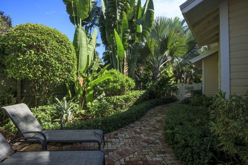 Čudovita vila z bazenom v slogu lagune v West Palm Beachu, vila West Palm Beach 1183