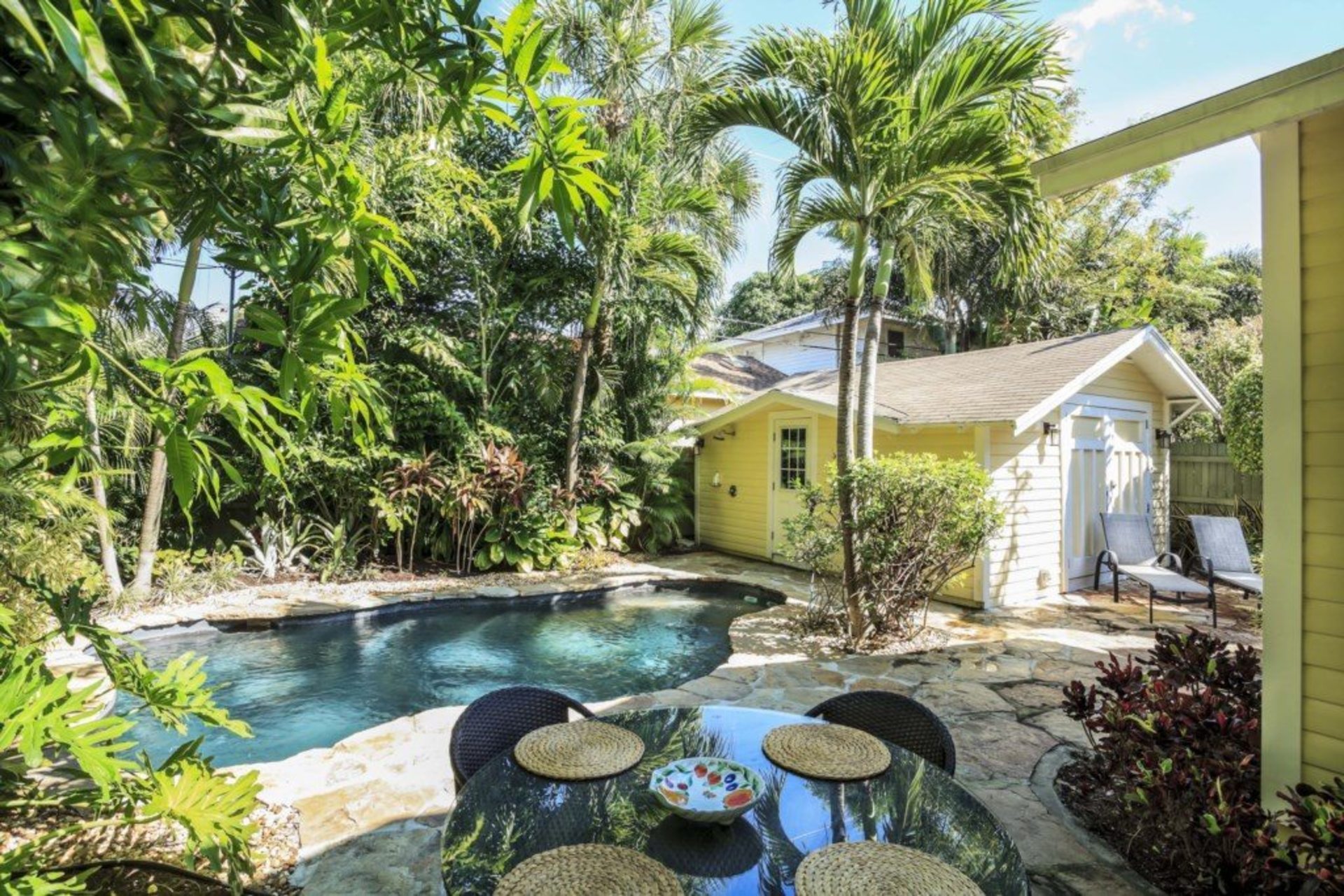 Čudovita vila z bazenom v slogu lagune v West Palm Beachu, vila West Palm Beach 1183