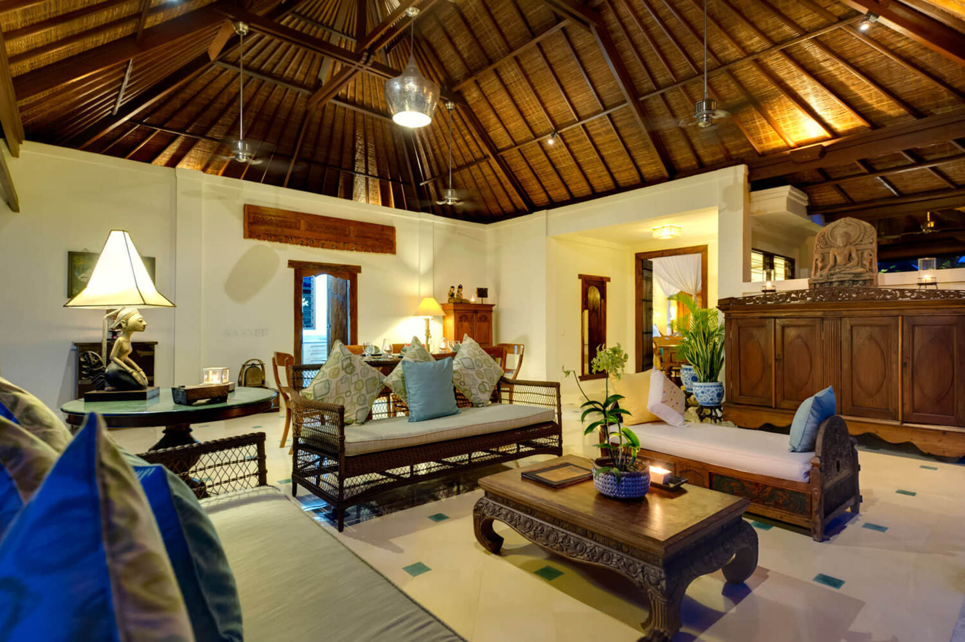 Vila s 5 zvezdicami za najem na Baliju, Bali Villa 1015