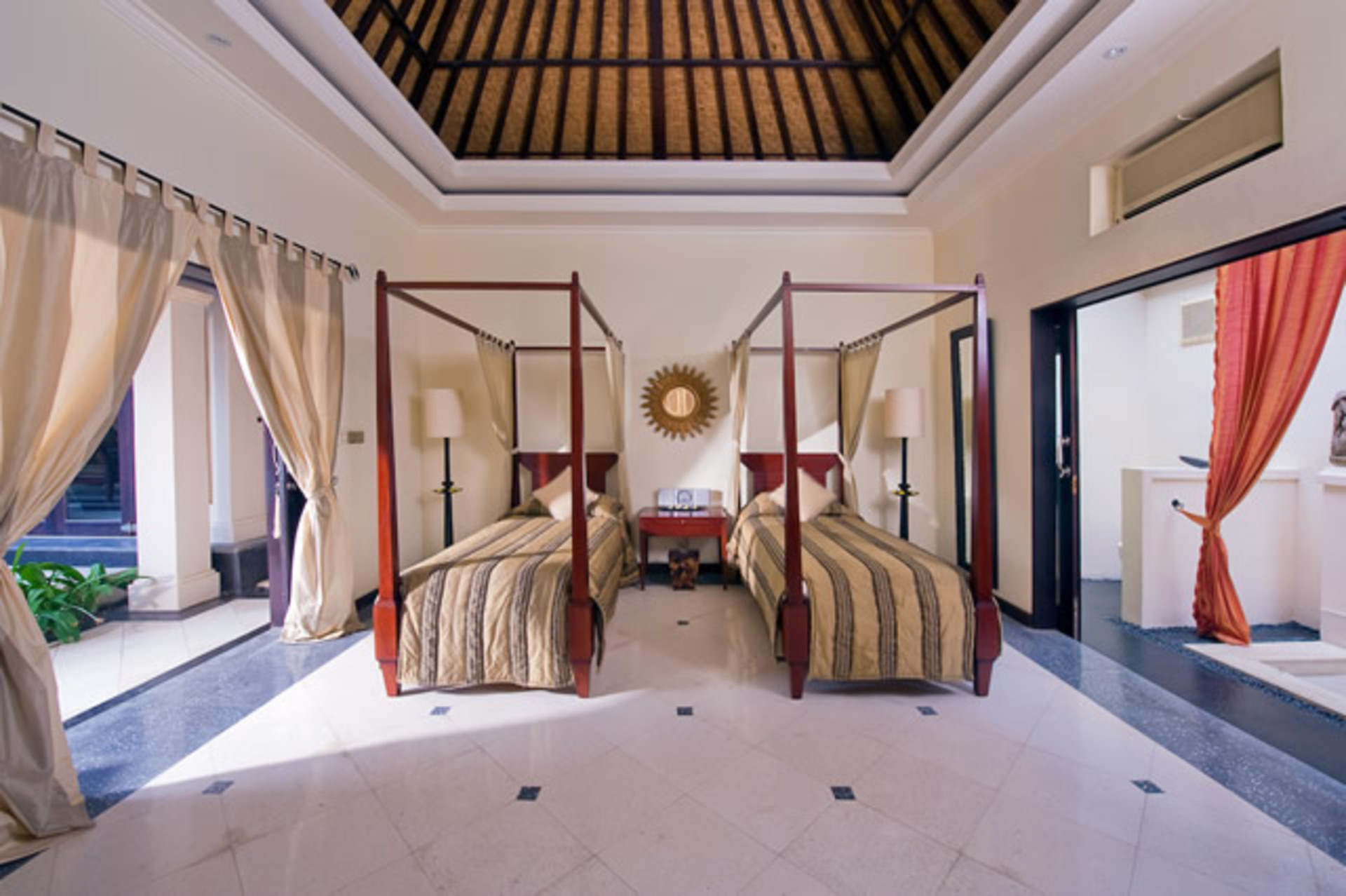 Luksuzna vila s 6 spalnicami in zasebnim bazenom, Bali Villa 1016