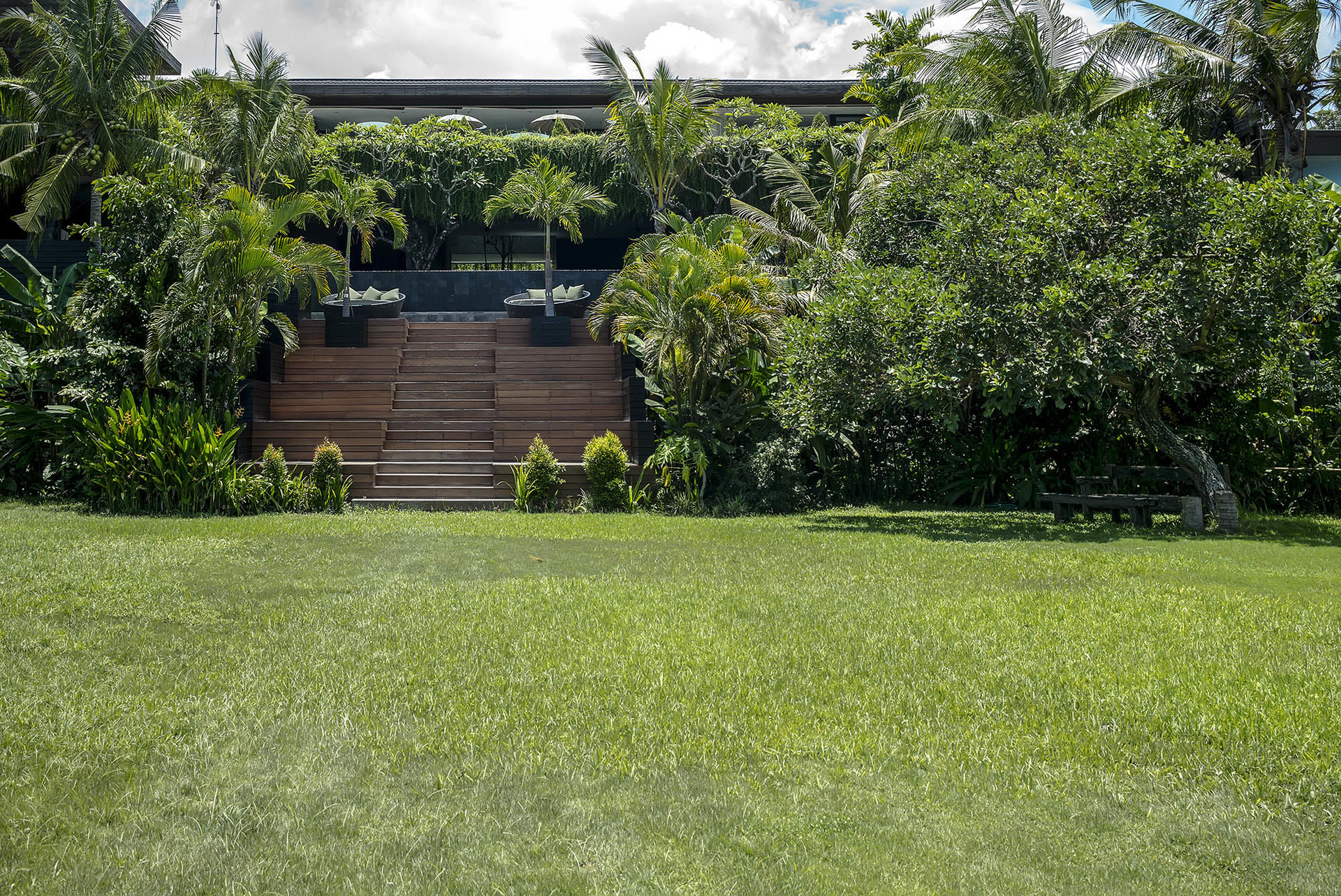 Končno lahko vi in vaša družina najamete luksuzno vilo z neverjetnim osebjem, Bali Villa 1028