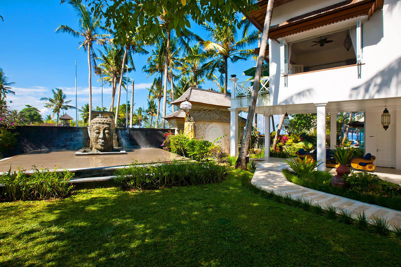 Všeč vam bo ta luksuzna vila na vrhunski lokaciji v Sanur-Ketewelu, Villa Puri Nirwana