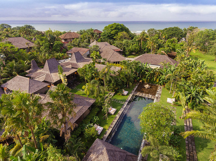 Uživajte v počitnicah življenja v luksuzni vili s svojim zasebnim kuharjem, Villa Zelie, Canggu, Indonesia
