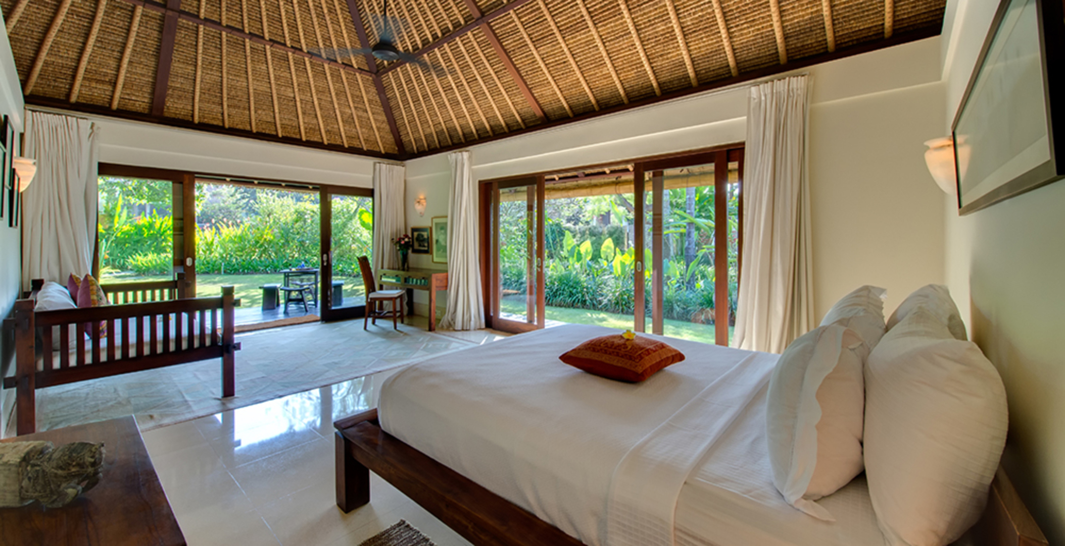 Vila s 5 zvezdicami za najem na Baliju, Bali Villa 1074