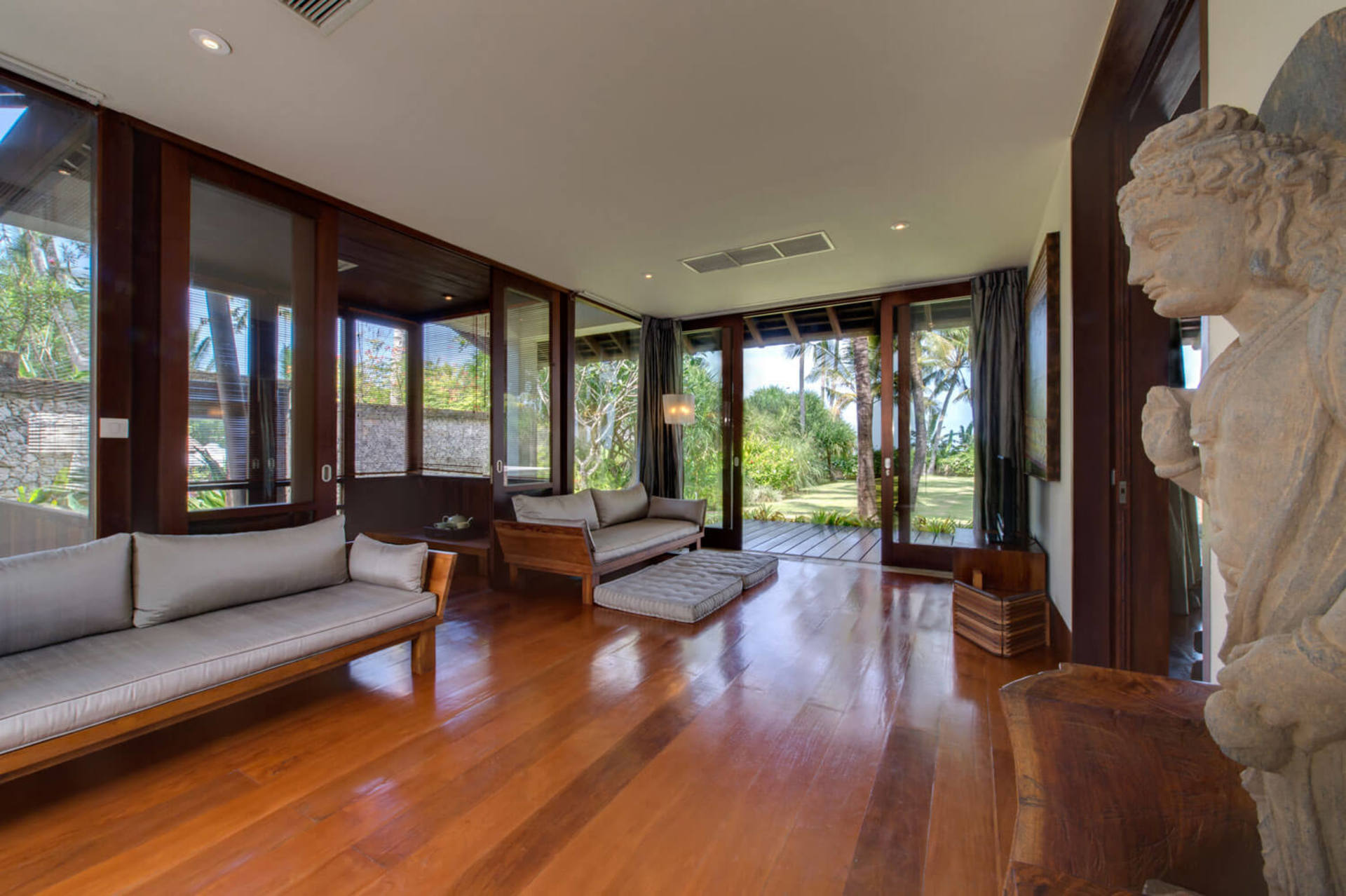 Vila s 5 zvezdicami za najem na Baliju, Bali Villa 1074