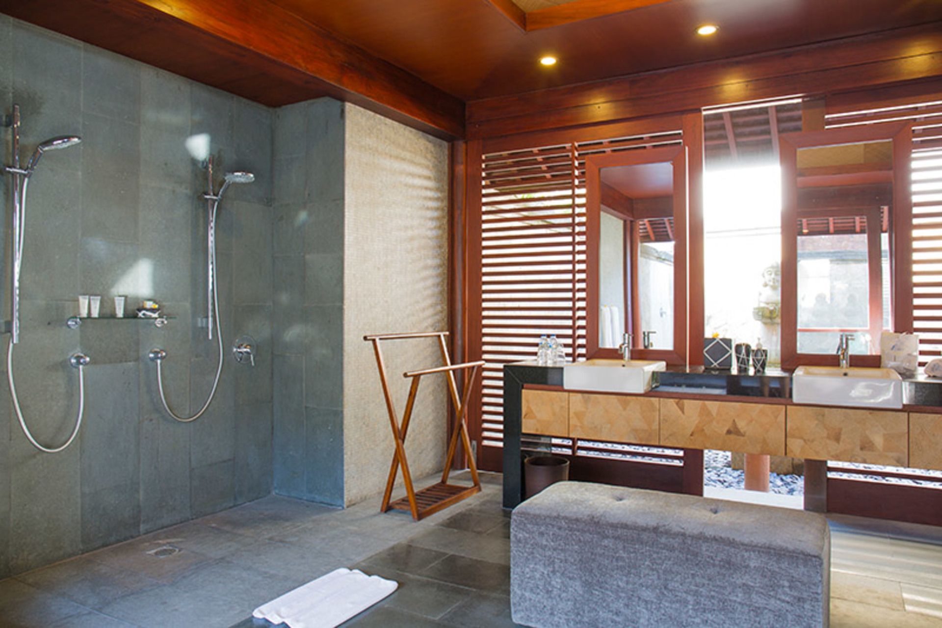 Luksuzna vila z 9 spalnicami in zasebnim bazenom, Bali Villa 1125
