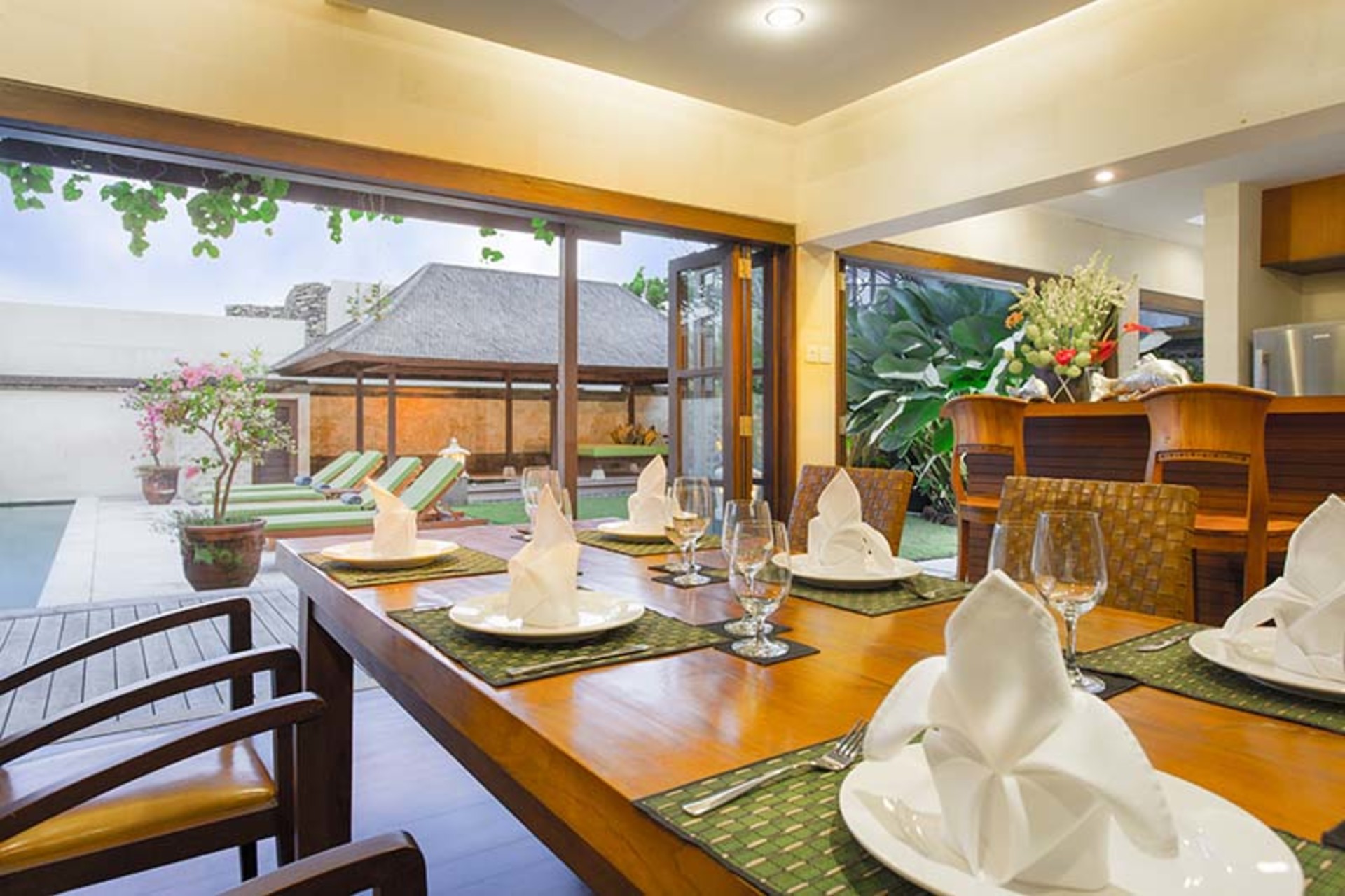 Luksuzna vila z 9 spalnicami in zasebnim bazenom, Bali Villa 1125