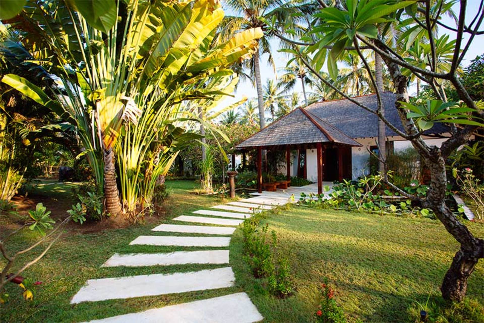 Luksuzna vila s 4 spalnicami in zasebnim bazenom, vila Lombok 1134