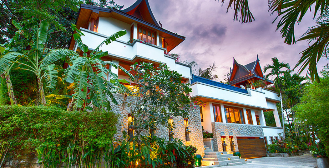 Vi in vaša družina boste preživeli sanjske počitnice v tej luksuzni vili Phuket s 4 spalnicami, 1008, Surin, Thailand