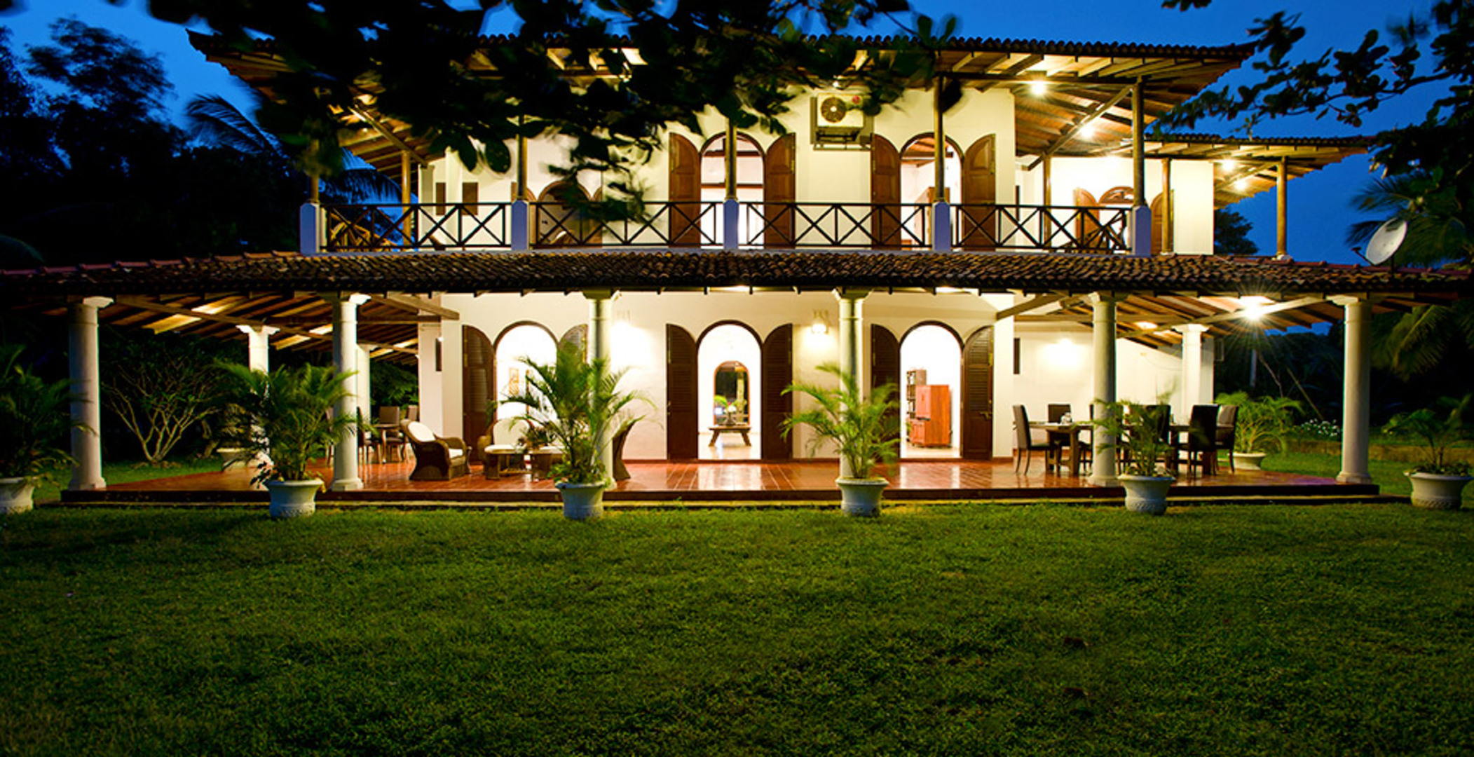 Doživite luksuzne počitnice na Šrilanki, medtem ko bivate v tej čudoviti vili, Ocean's Edge Villa