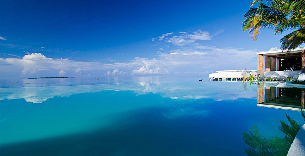 Vam in vaši družini bo všeč ta izjemno luksuzna vila na Maldivih z 24-urnim vratarjem, polnim osebjem in zasebnim kuharjem, Amilla Villa Estate