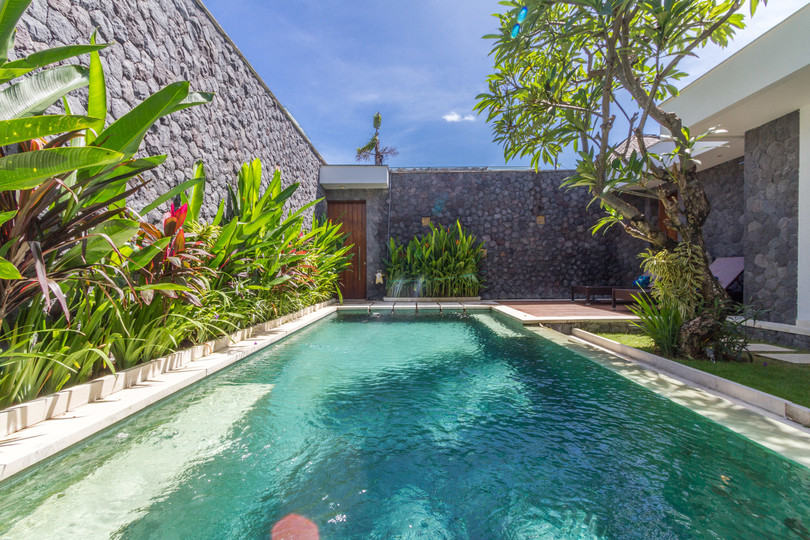 Kako najeti lastno zasebno luksuzno počitniško vilo v Seminyaku za manj kot osnovni hotel, Bali Villa 1146