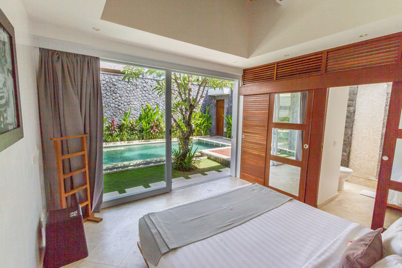 Kako najeti lastno zasebno luksuzno počitniško vilo v Seminyaku za manj kot osnovni hotel, Bali Villa 1146