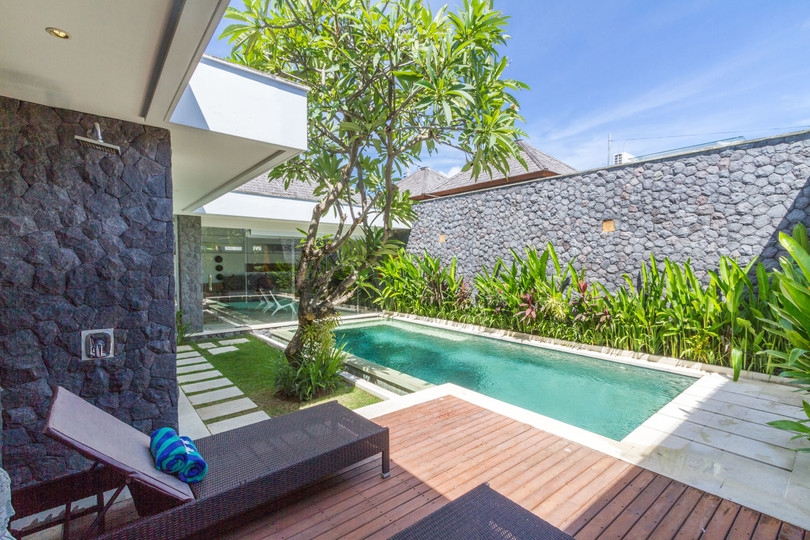 Kako najeti lastno zasebno luksuzno počitniško vilo v Seminyaku za manj kot osnovni hotel, Bali Villa 1146