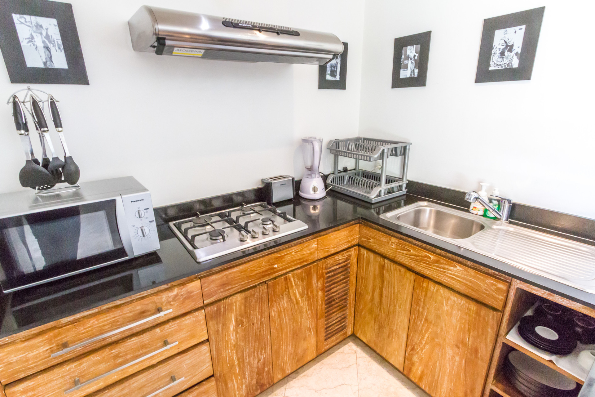 Kako najeti lastno zasebno luksuzno počitniško vilo v Seminyaku za manj kot osnovni hotel, Bali Villa 1146