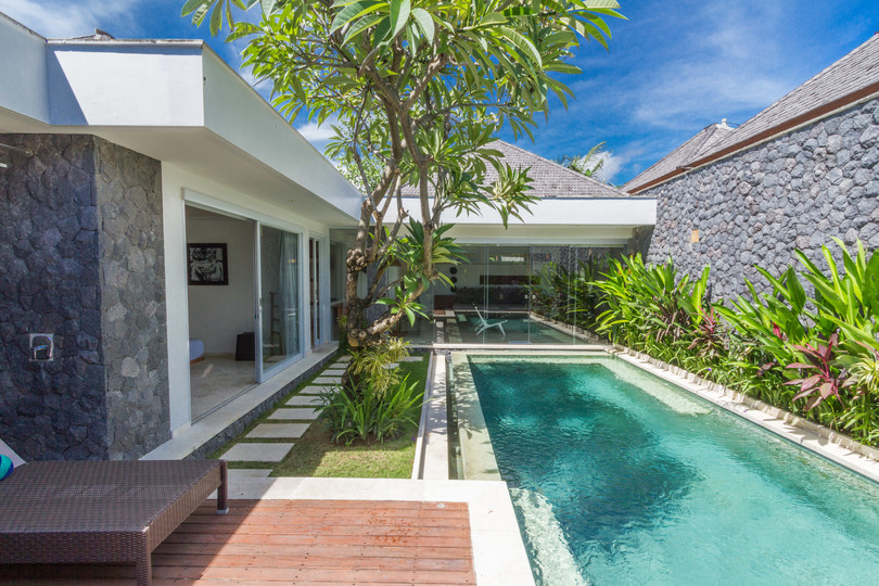 Kako najeti lastno zasebno luksuzno počitniško vilo v Seminyaku za manj kot osnovni hotel, Bali Villa 1146