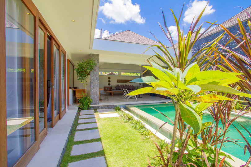 Predstavljajte si najem luksuzne počitniške vile z 2 spalnicama v bližini glavnih znamenitosti Seminyaka, Bali Villa 1147