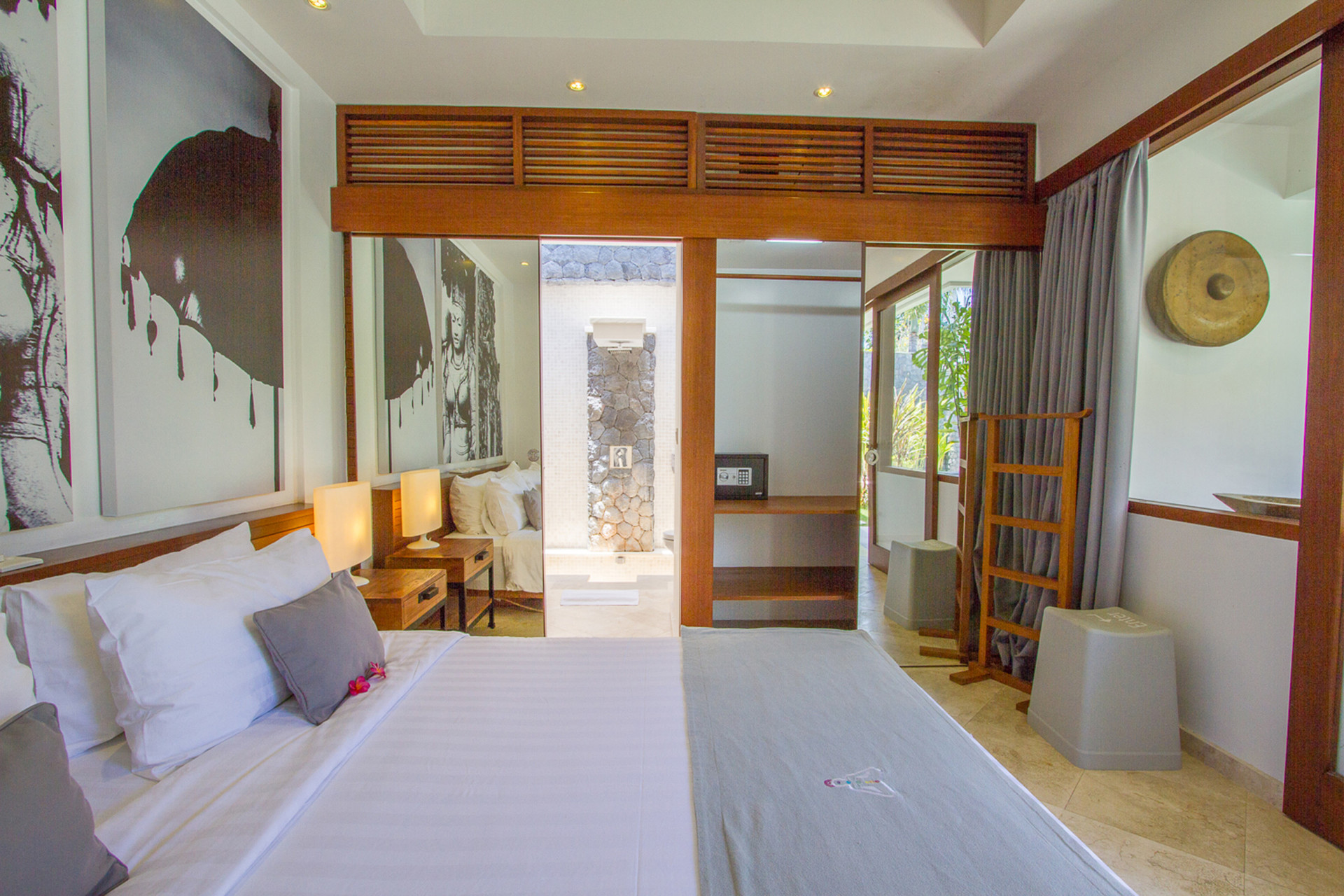 Predstavljajte si najem luksuzne počitniške vile z 2 spalnicama v bližini glavnih znamenitosti Seminyaka, Bali Villa 1147