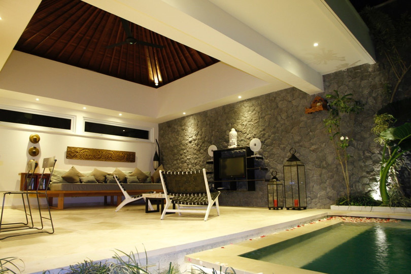 Predstavljajte si najem luksuzne počitniške vile z 2 spalnicama v bližini glavnih znamenitosti Seminyaka, Bali Villa 1147