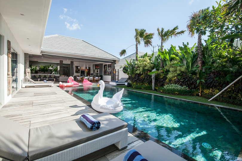 Slika uživanja v luksuznih počitnicah v vili s 5 zvezdicami v Seminyaku, za manj kot standardno hotelsko ceno, Bali Villa 1149