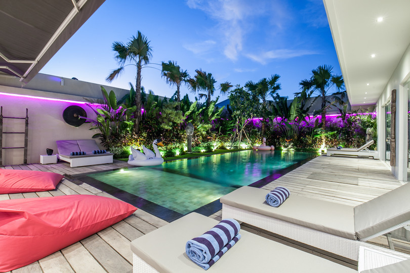 Slika uživanja v luksuznih počitnicah v vili s 5 zvezdicami v Seminyaku, za manj kot standardno hotelsko ceno, Bali Villa 1149
