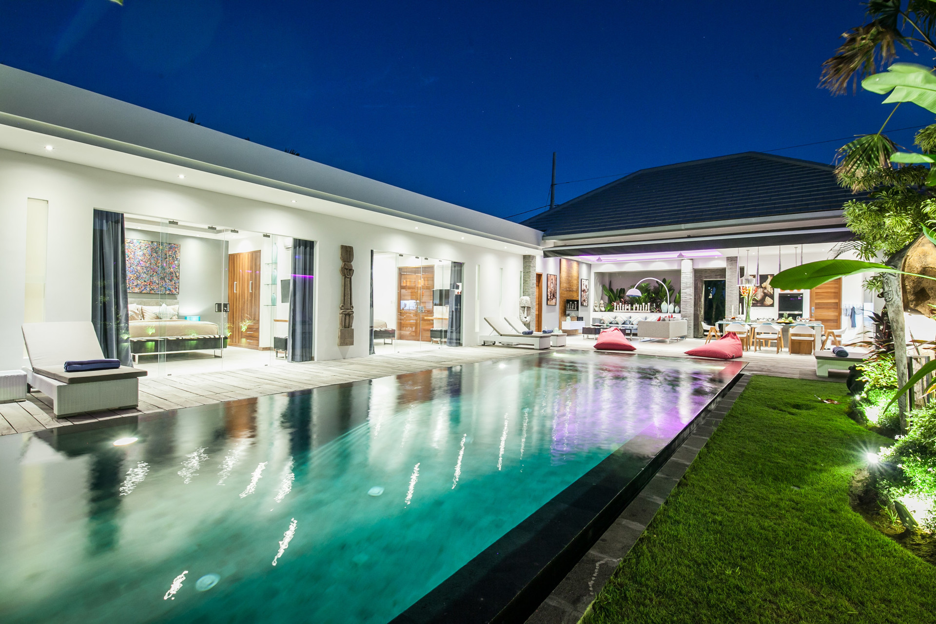 Slika uživanja v luksuznih počitnicah v vili s 5 zvezdicami v Seminyaku, za manj kot standardno hotelsko ceno, Bali Villa 1149