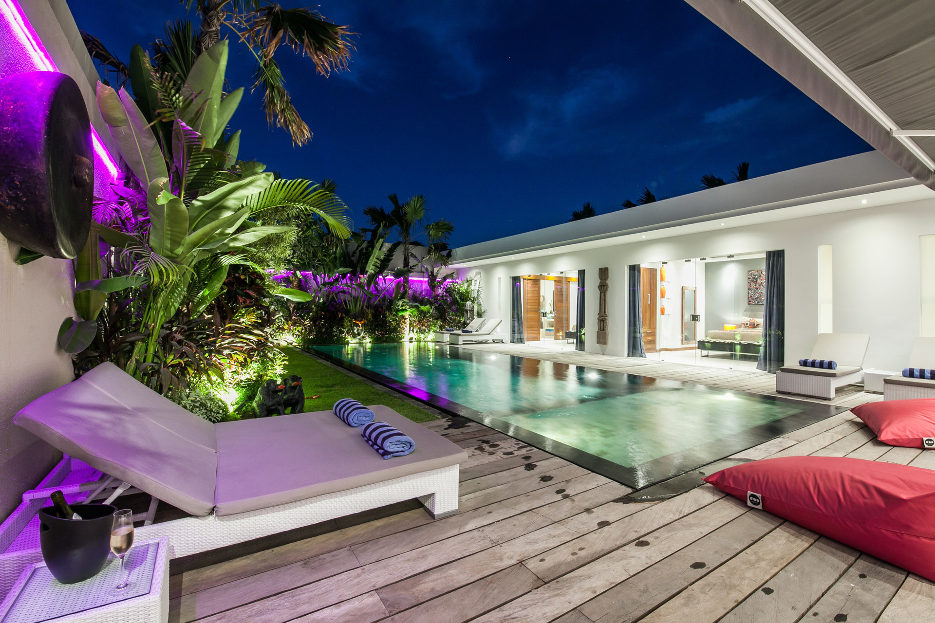 Slika uživanja v luksuznih počitnicah v vili s 5 zvezdicami v Seminyaku, za manj kot standardno hotelsko ceno, Bali Villa 1149