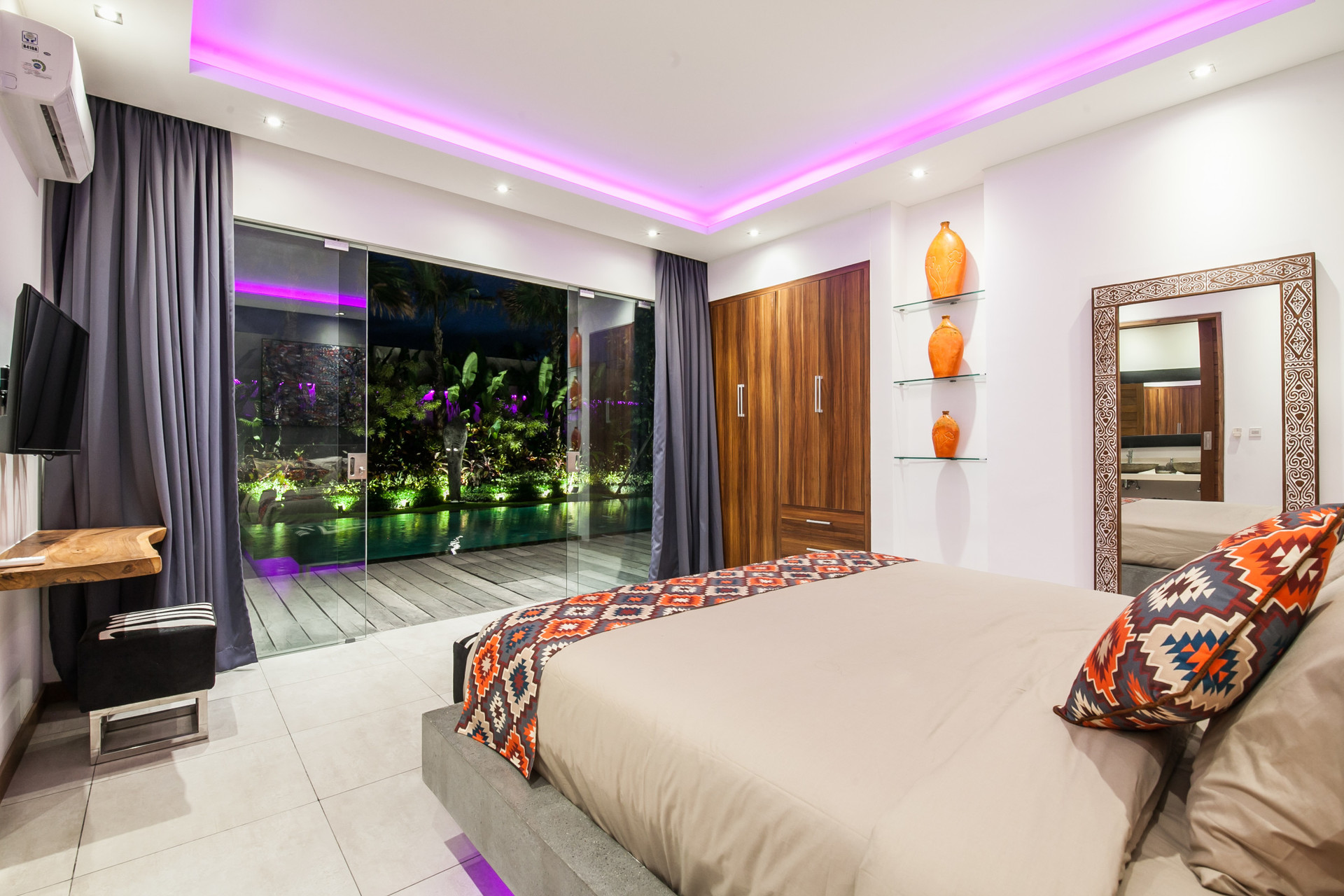 Slika uživanja v luksuznih počitnicah v vili s 5 zvezdicami v Seminyaku, za manj kot standardno hotelsko ceno, Bali Villa 1149