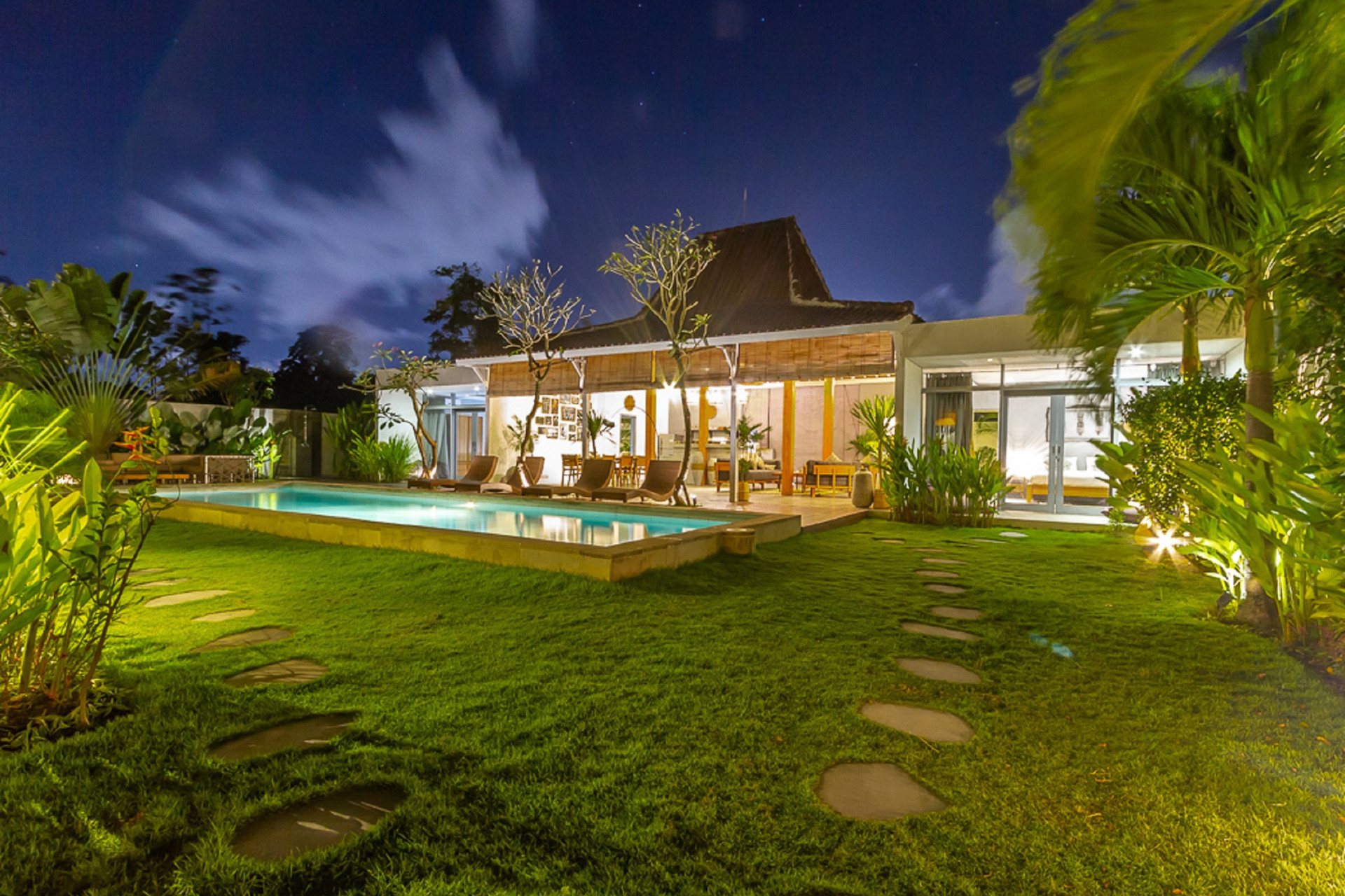 Končno najemite svojo lastno zasebno vilo s 5 zvezdicami v Seminyaku po ugodni ceni, Bali Villa 1153