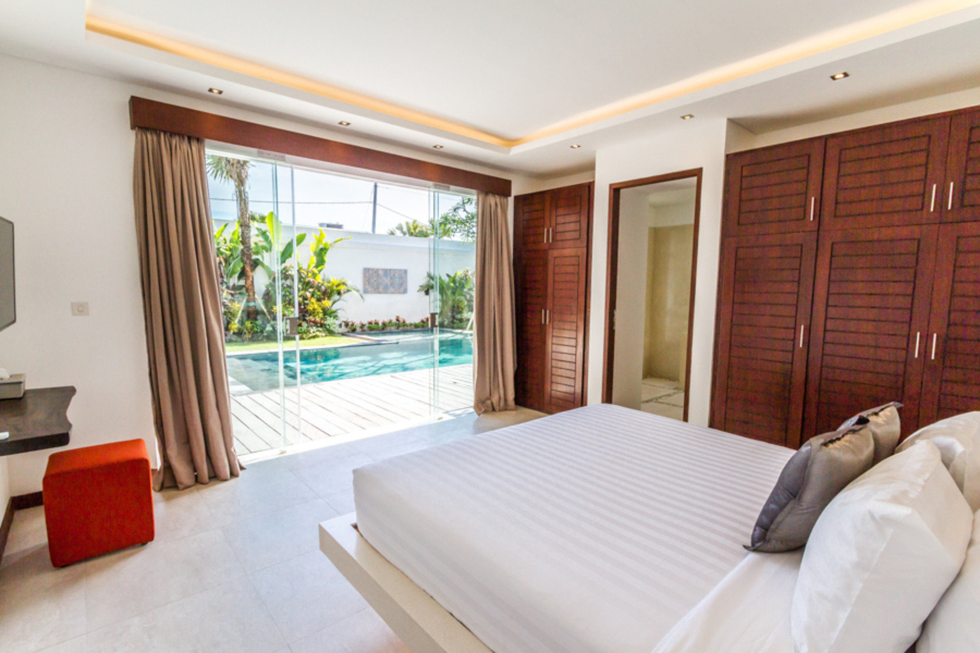 Končno najemite svojo lastno zasebno vilo s 5 zvezdicami v Seminyaku po ugodni ceni, Bali Villa 1155