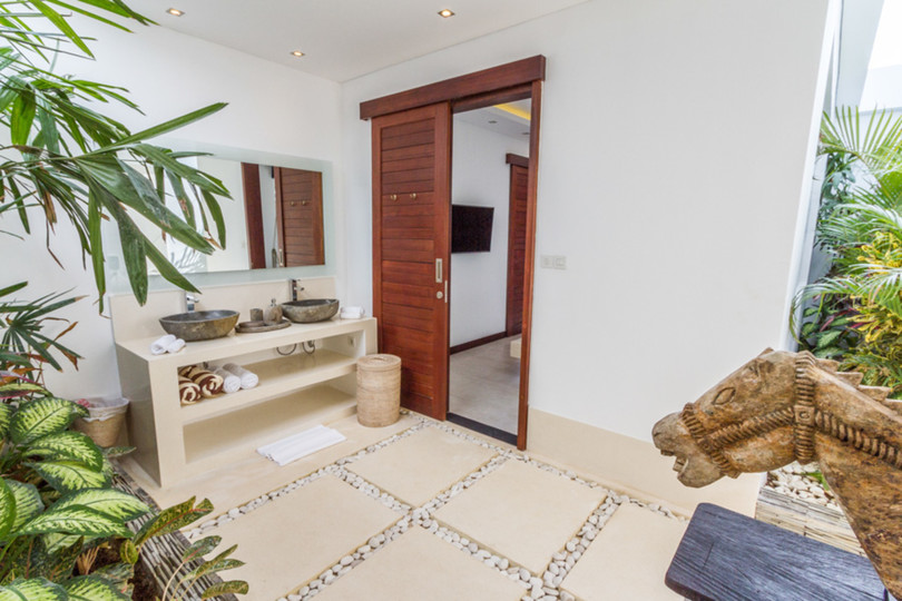 Popoln vodnik za najem vaše ekskluzivne počitniške vile v Seminyaku z zasebnim bazenom in polnim osebjem, Bali Villa 1156