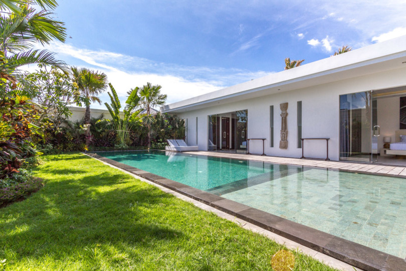 Popoln vodnik za najem vaše ekskluzivne počitniške vile v Seminyaku z zasebnim bazenom in polnim osebjem, Bali Villa 1156