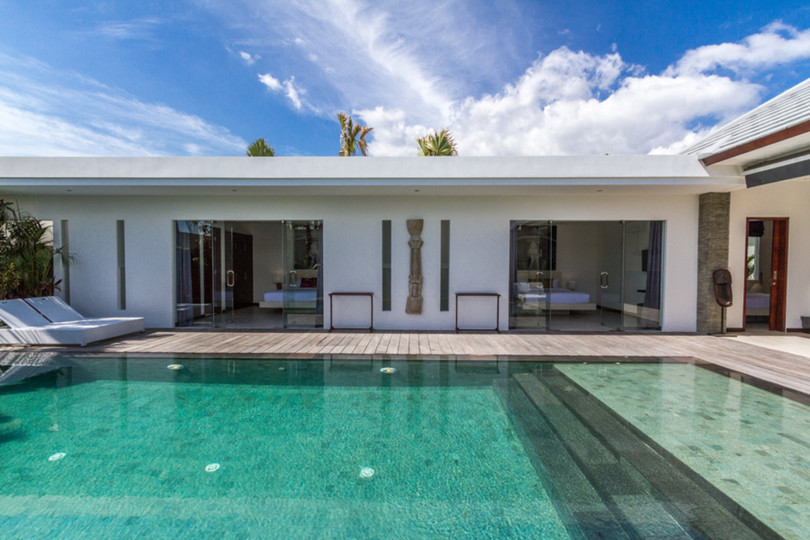Popoln vodnik za najem vaše ekskluzivne počitniške vile v Seminyaku z zasebnim bazenom in polnim osebjem, Bali Villa 1156