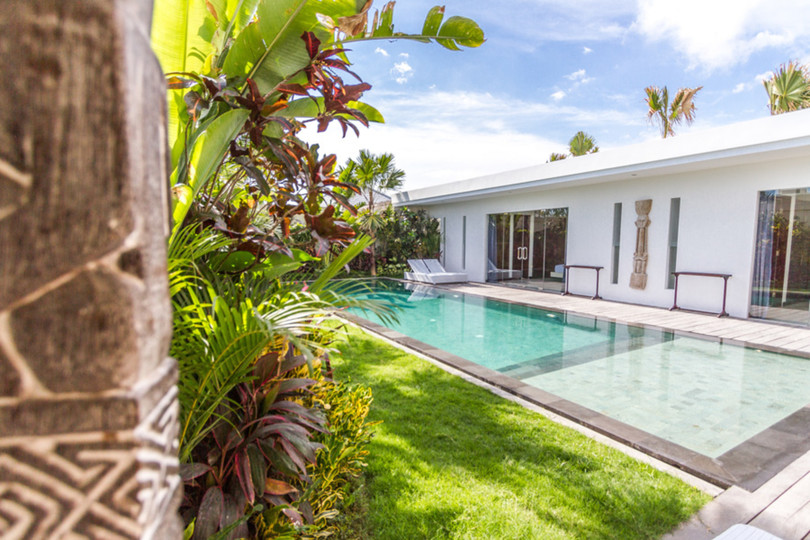 Popoln vodnik za najem vaše ekskluzivne počitniške vile v Seminyaku z zasebnim bazenom in polnim osebjem, Bali Villa 1156