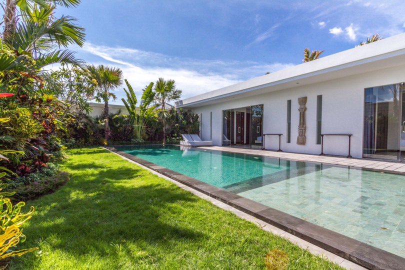 Popoln vodnik za najem vaše ekskluzivne počitniške vile v Seminyaku z zasebnim bazenom in polnim osebjem, Bali Villa 1156