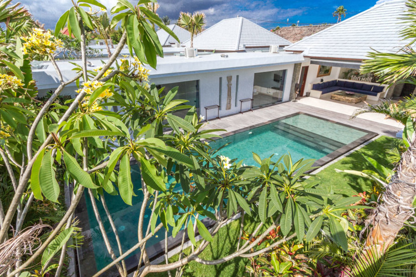 Popoln vodnik za najem vaše ekskluzivne počitniške vile v Seminyaku z zasebnim bazenom in polnim osebjem, Bali Villa 1156