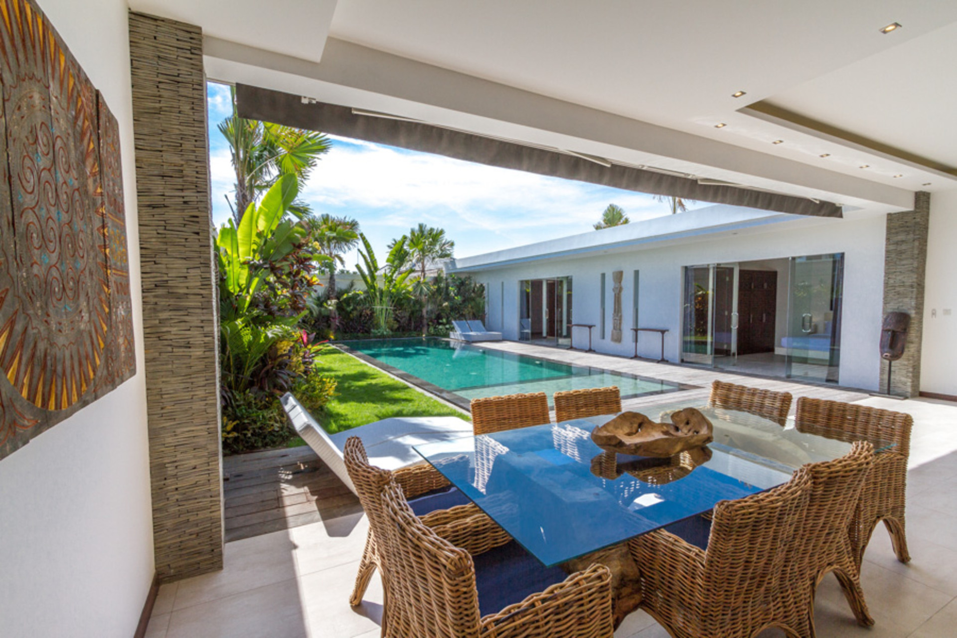 Popoln vodnik za najem vaše ekskluzivne počitniške vile v Seminyaku z zasebnim bazenom in polnim osebjem, Bali Villa 1156