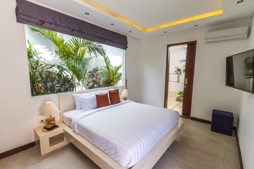 Popoln vodnik za najem vaše ekskluzivne počitniške vile v Seminyaku z zasebnim bazenom in polnim osebjem, Bali Villa 1156