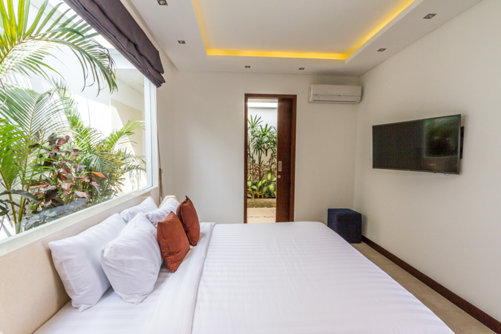 Popoln vodnik za najem vaše ekskluzivne počitniške vile v Seminyaku z zasebnim bazenom in polnim osebjem, Bali Villa 1156
