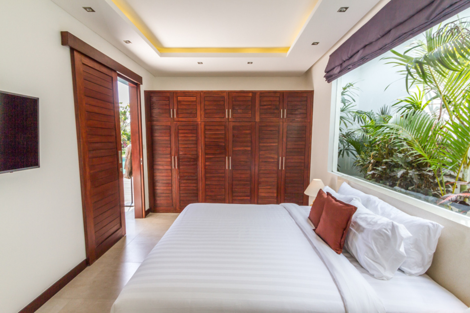 Popoln vodnik za najem vaše ekskluzivne počitniške vile v Seminyaku z zasebnim bazenom in polnim osebjem, Bali Villa 1156