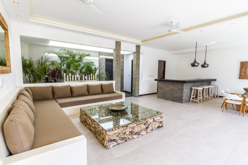 Predstavljajte si, da vaša družina najame luksuzno počitniško vilo s 3 spalnicami v bližini glavnih znamenitosti Seminyaka, Bali Villa 1157