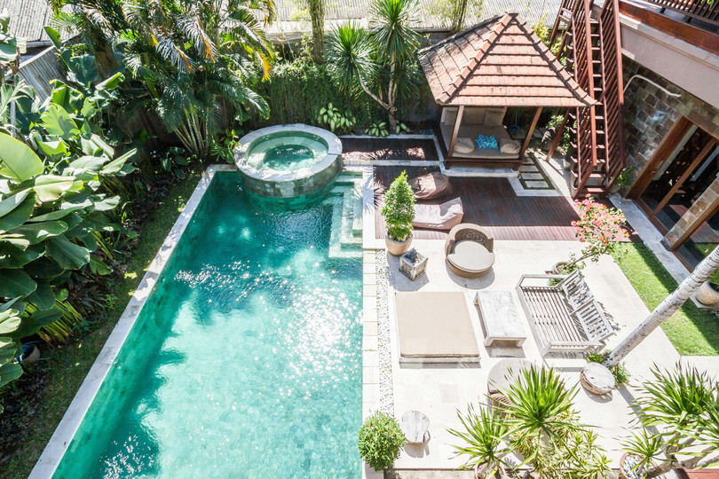 Predstavljajte si, da vaša družina najame luksuzno počitniško vilo s 5 spalnicami blizu glavnih znamenitosti Seminyaka, Bali Villa 1167