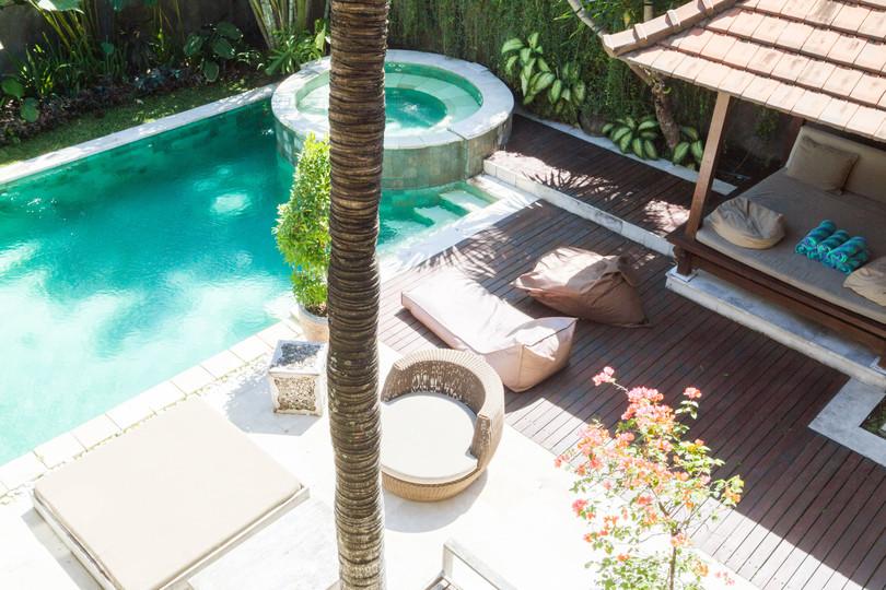 Predstavljajte si, da vaša družina najame luksuzno počitniško vilo s 5 spalnicami blizu glavnih znamenitosti Seminyaka, Bali Villa 1167