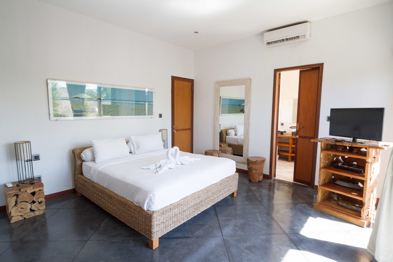 Predstavljajte si, da vaša družina najame luksuzno počitniško vilo s 5 spalnicami blizu glavnih znamenitosti Seminyaka, Bali Villa 1167